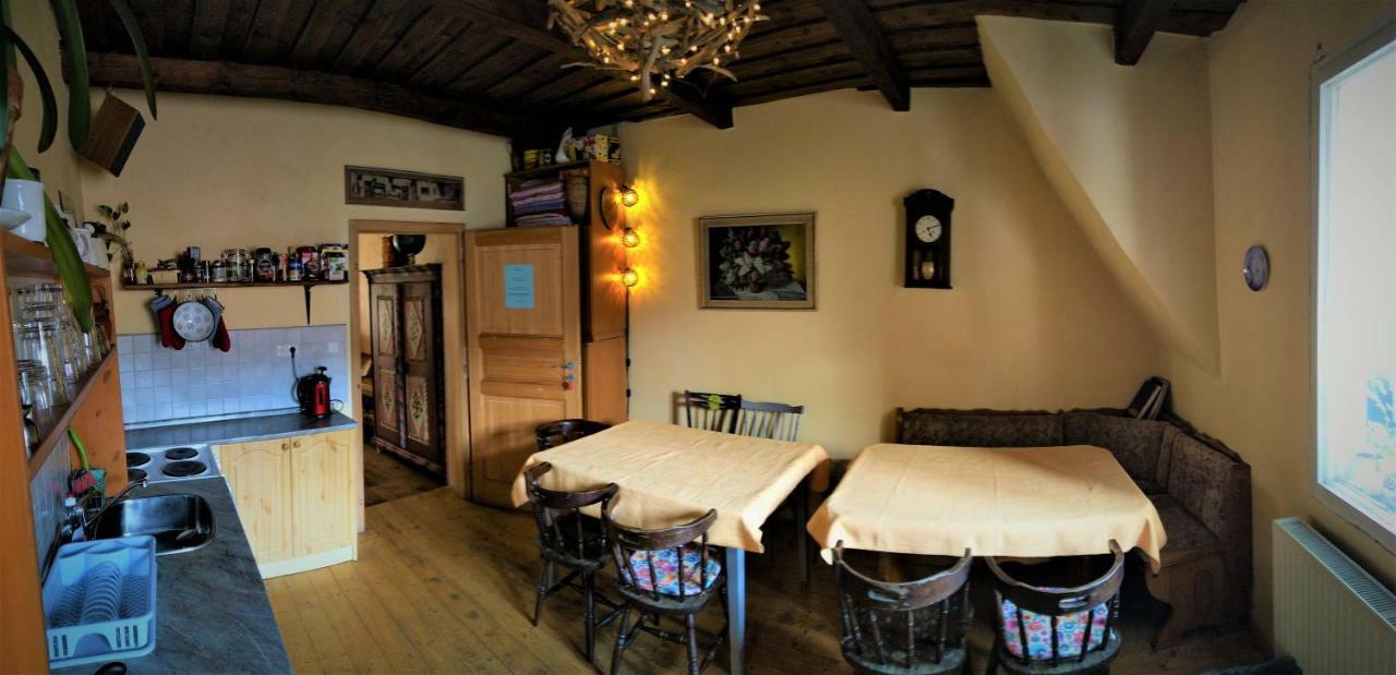Lazy River Hostel Loket Bagian luar foto